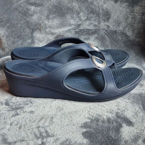 Crocs Women's 7 Navy Blue Wedge Sandal - Picture 4 of 6